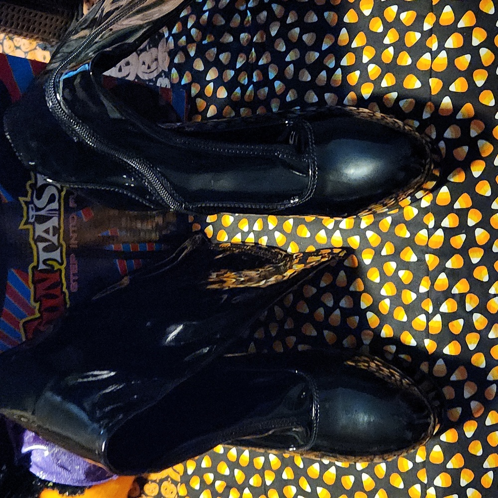 Elegant Black Heeled Boots